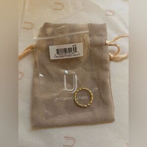 Dainty Twist Ring - Gold